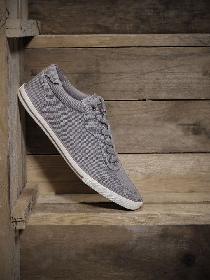 Roadster grey shop casual shoes