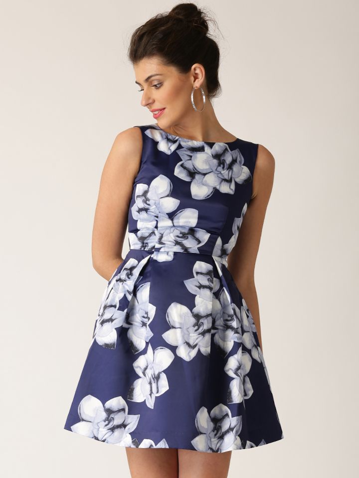 Quiz fit shop and flare dress