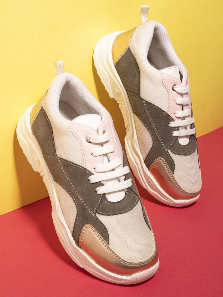White sneakers 2025 2019 women's