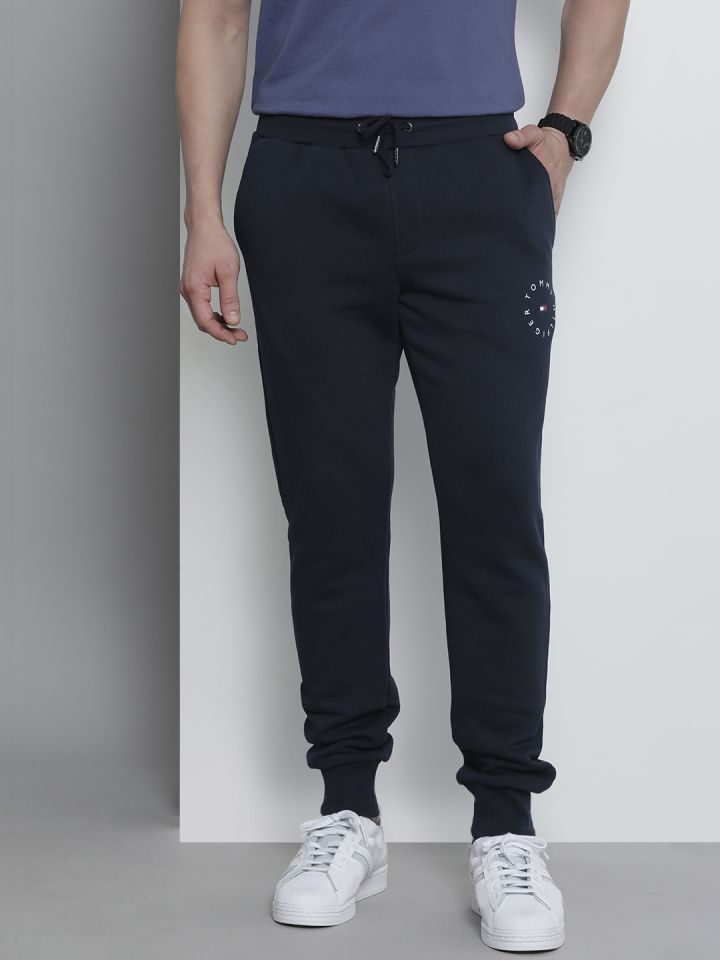 Black tommy best sale hilfiger joggers mens