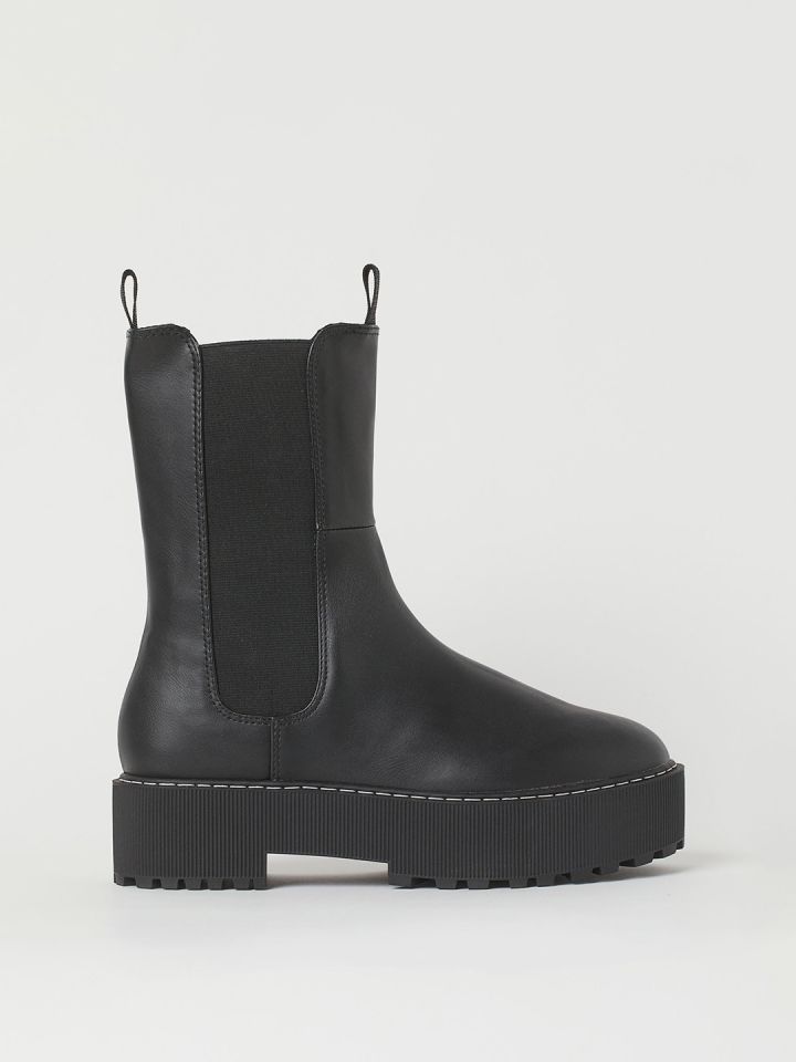 H and m black boots 2025