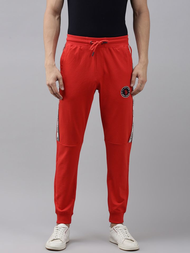 Men red nike joggers store