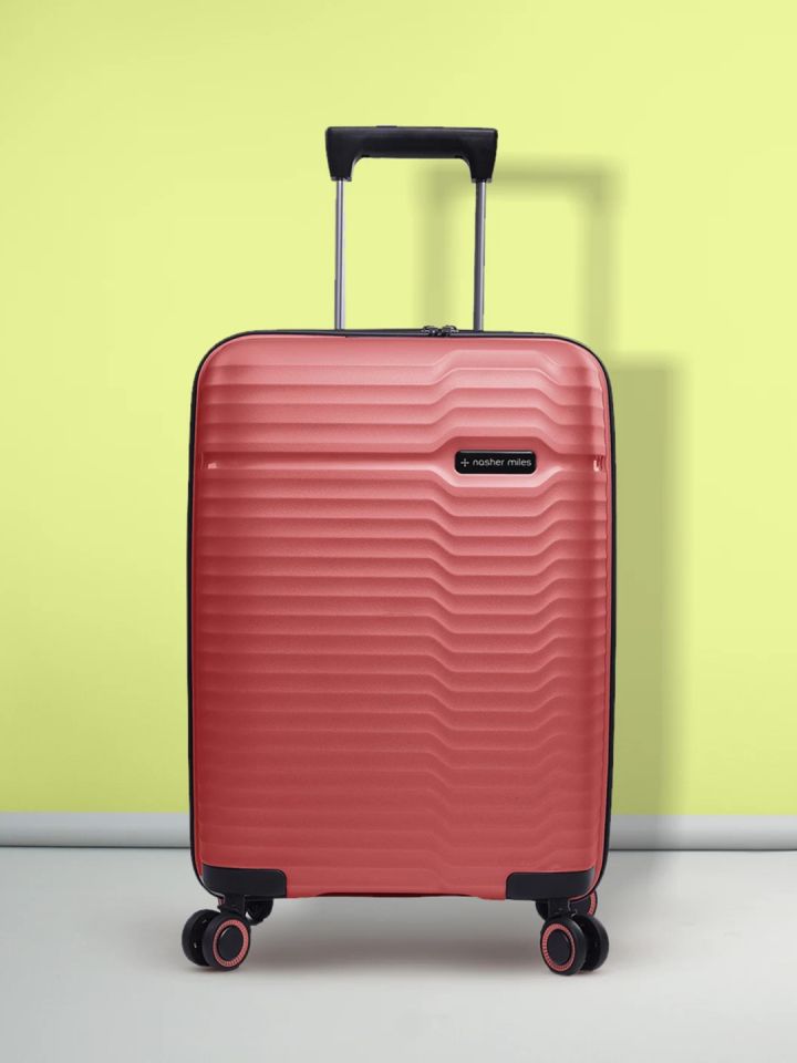 Patterned cabin luggage store