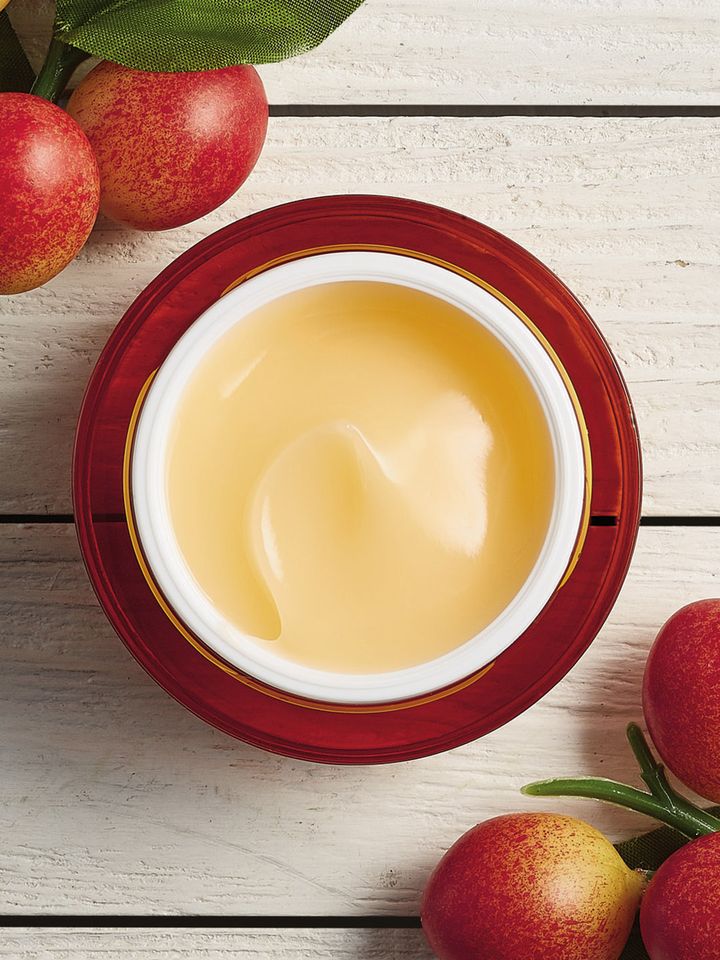 vitamin c day cream body shop