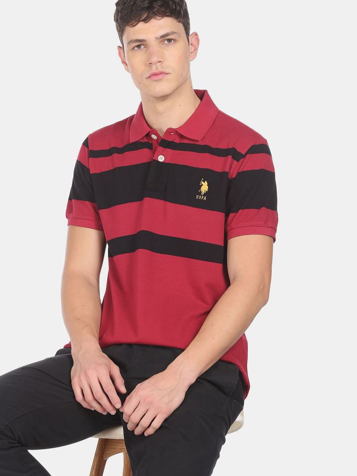 Black t shirt with red collar top