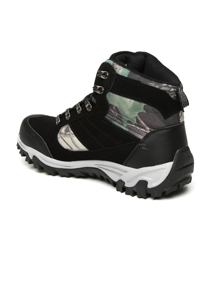Boltio Men Black Trekking Shoes