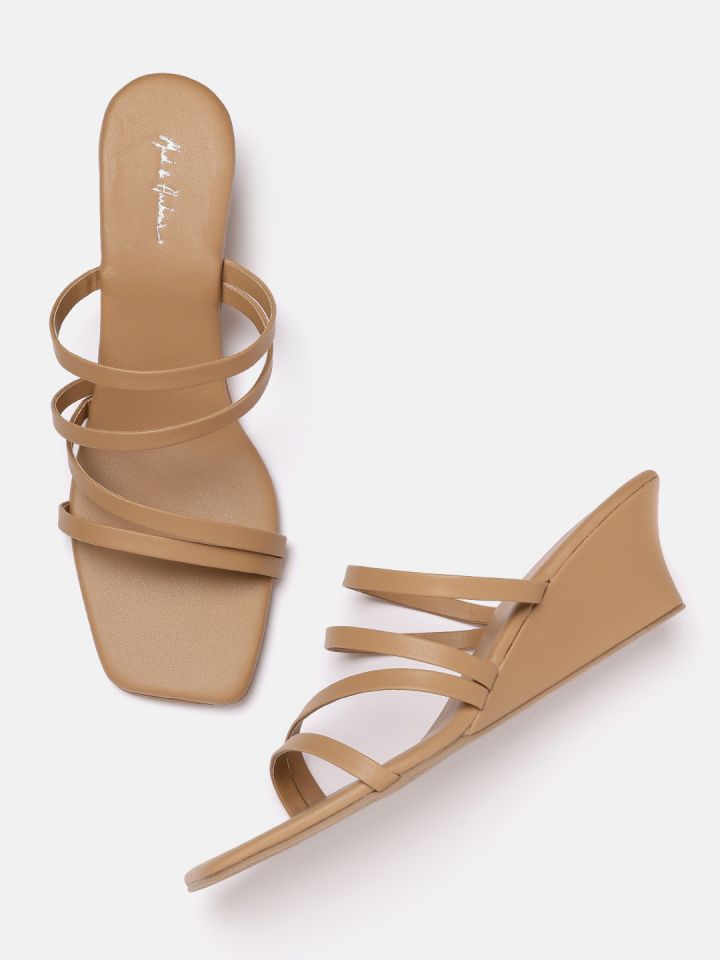 Camel deals colored wedges