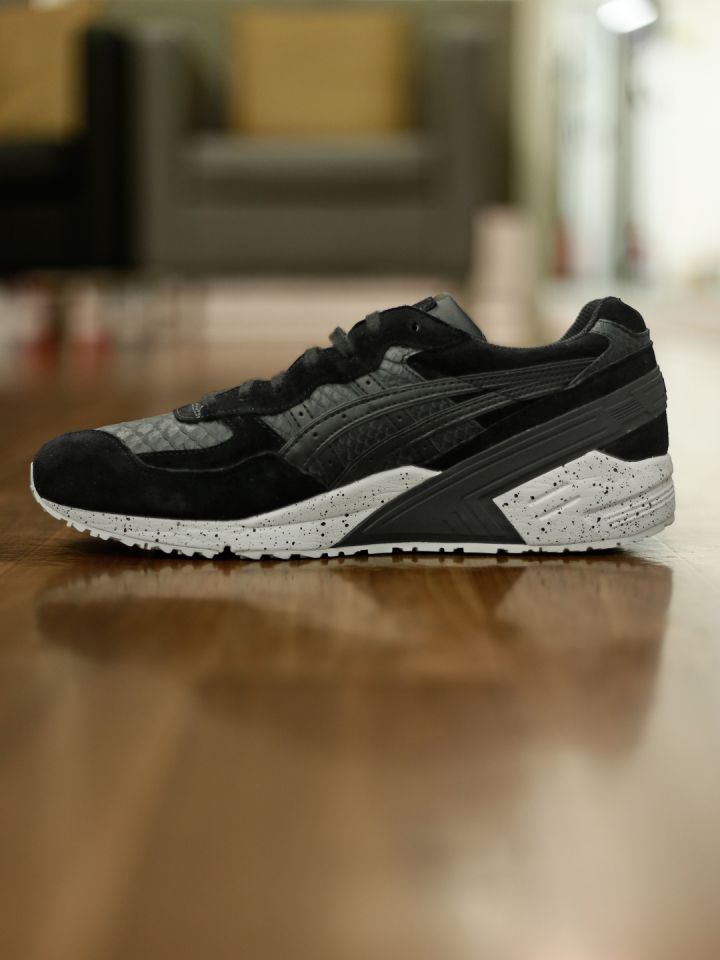 Asics black 2025 leather walking shoes
