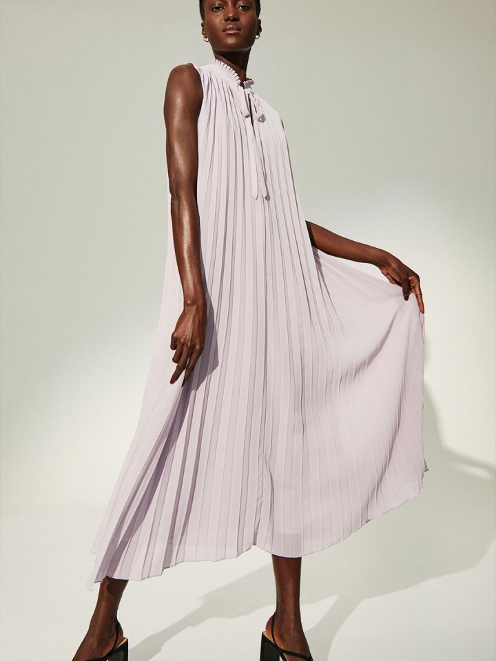H & 2025 m pleated dress