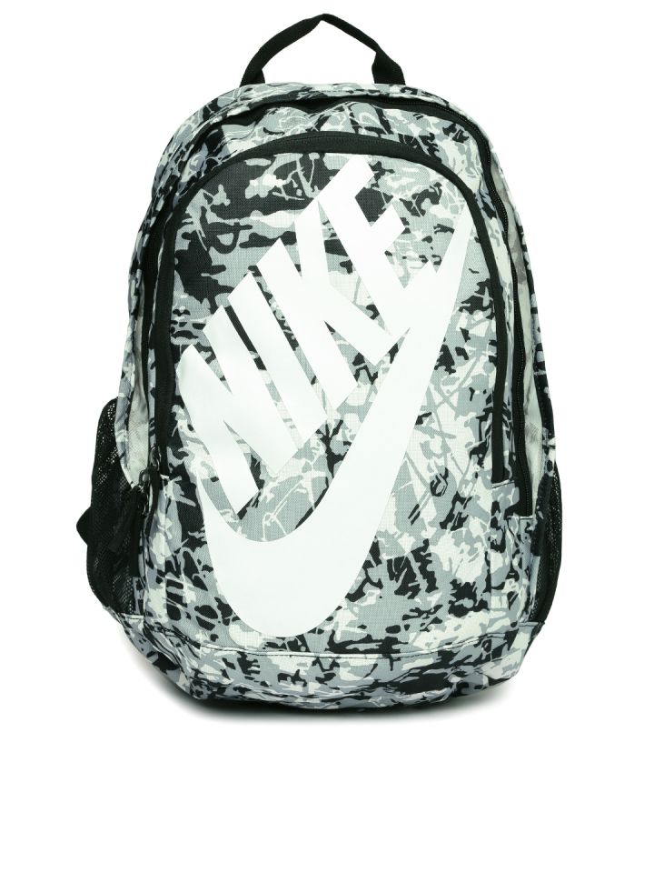 Nike hayward futura outlet backpack black and white