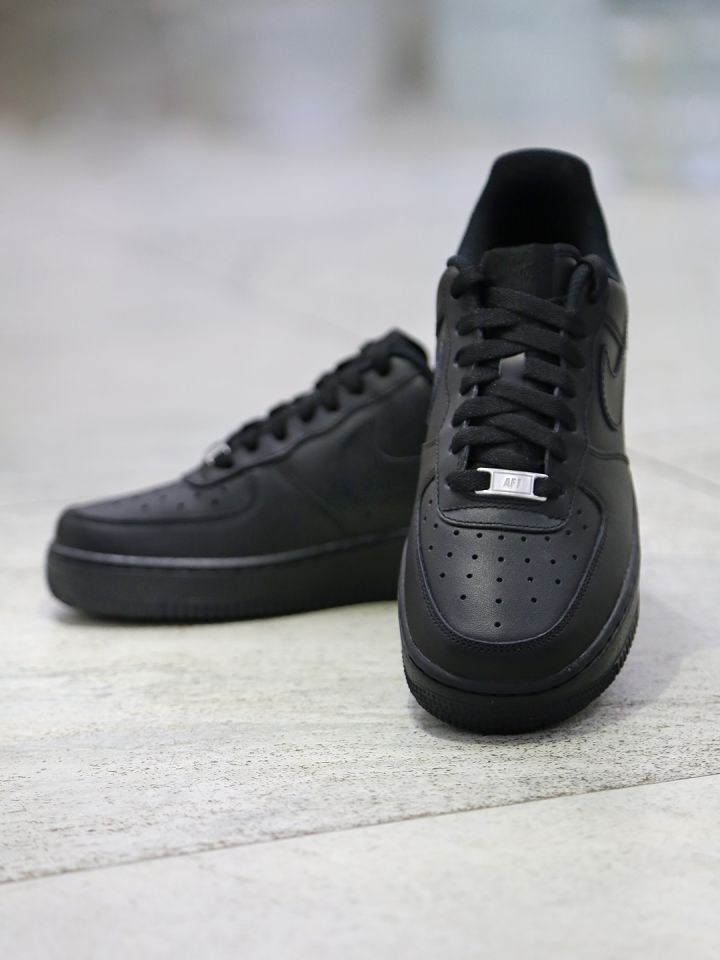 en cualquier momento compensación recepción Buy Nike Men Black Air Force 1 07 Mid Top Sneakers - Casual Shoes for Men  1826020 | Myntra