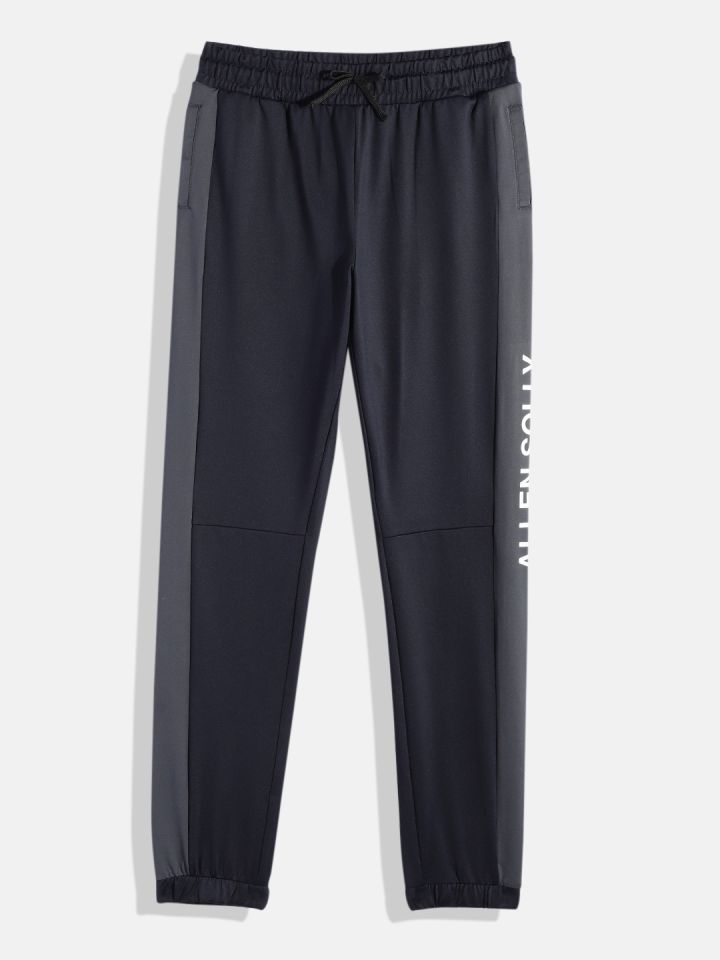 Men's train n hotsell logo cuffed joggers
