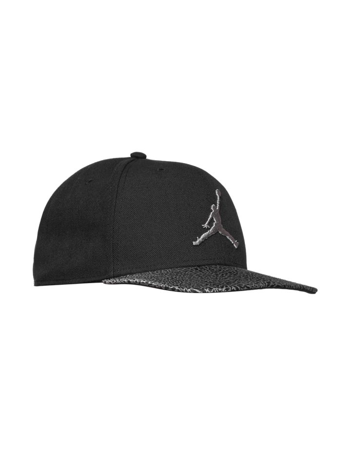 Snapback hotsell caps myntra