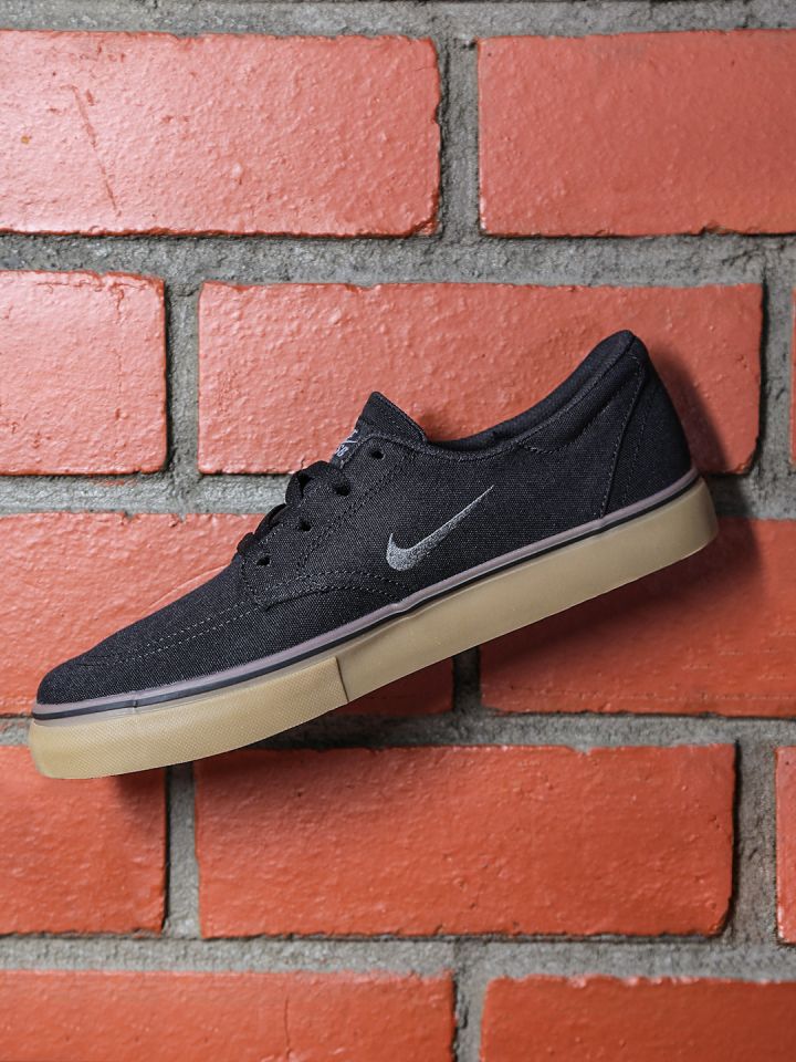 Nike clutch online