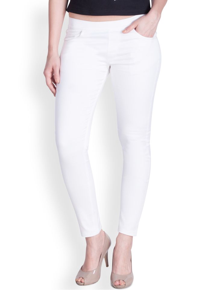 White top jeggings myntra