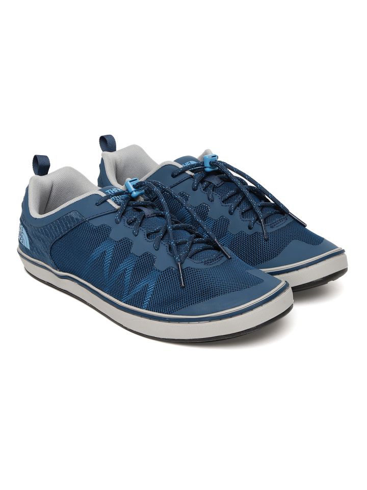the north face base camp flow sneaker