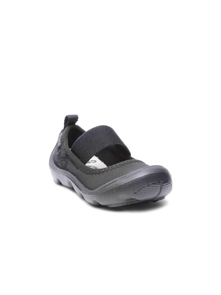 black crocs girls