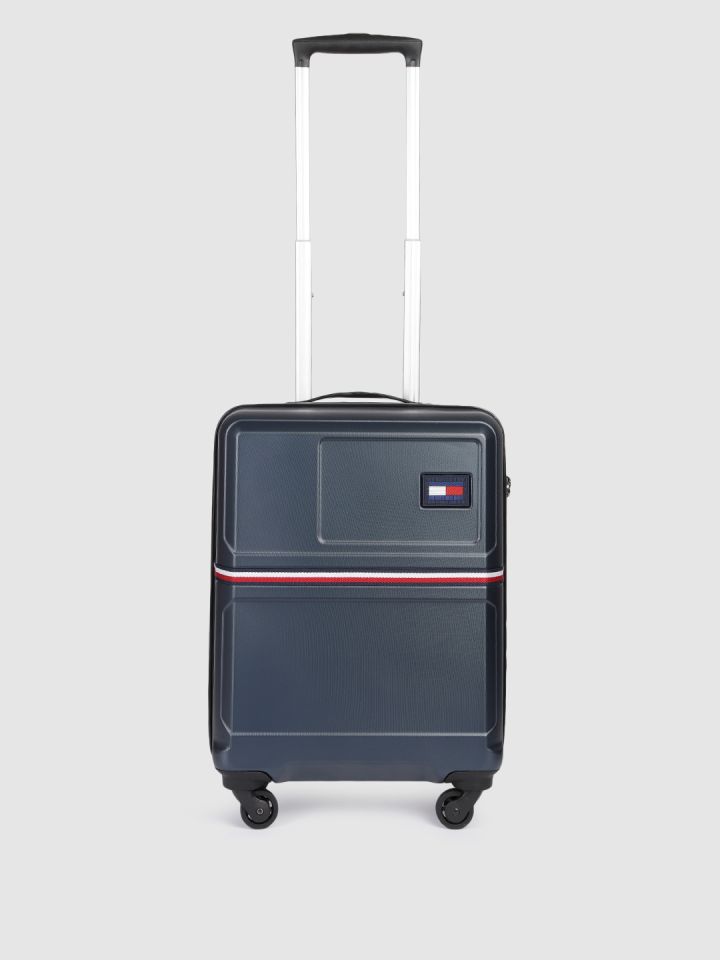 Tommy hilfiger carry best sale on luggage size