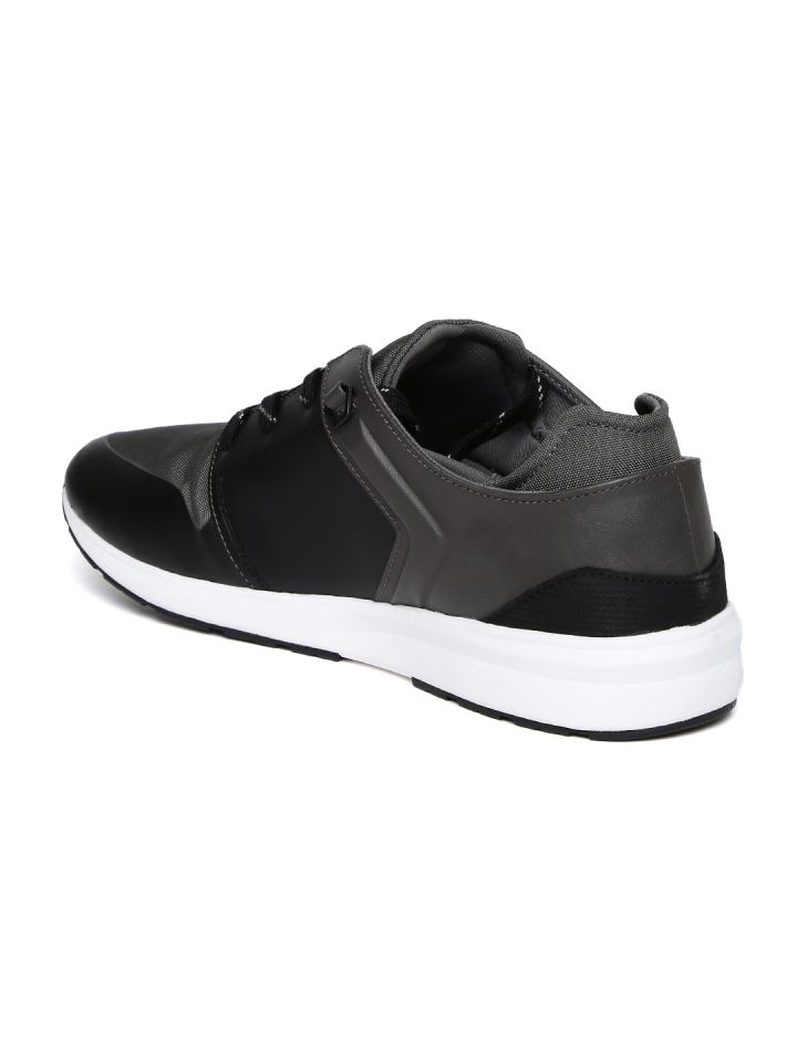 Levis black tab on sale runner