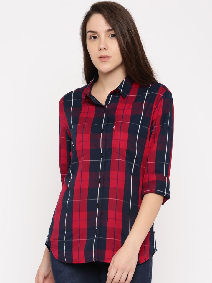 women red levis