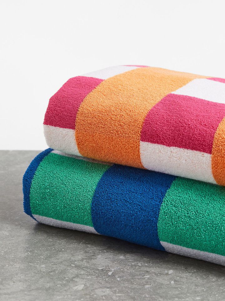 Bright coloured bath towels store