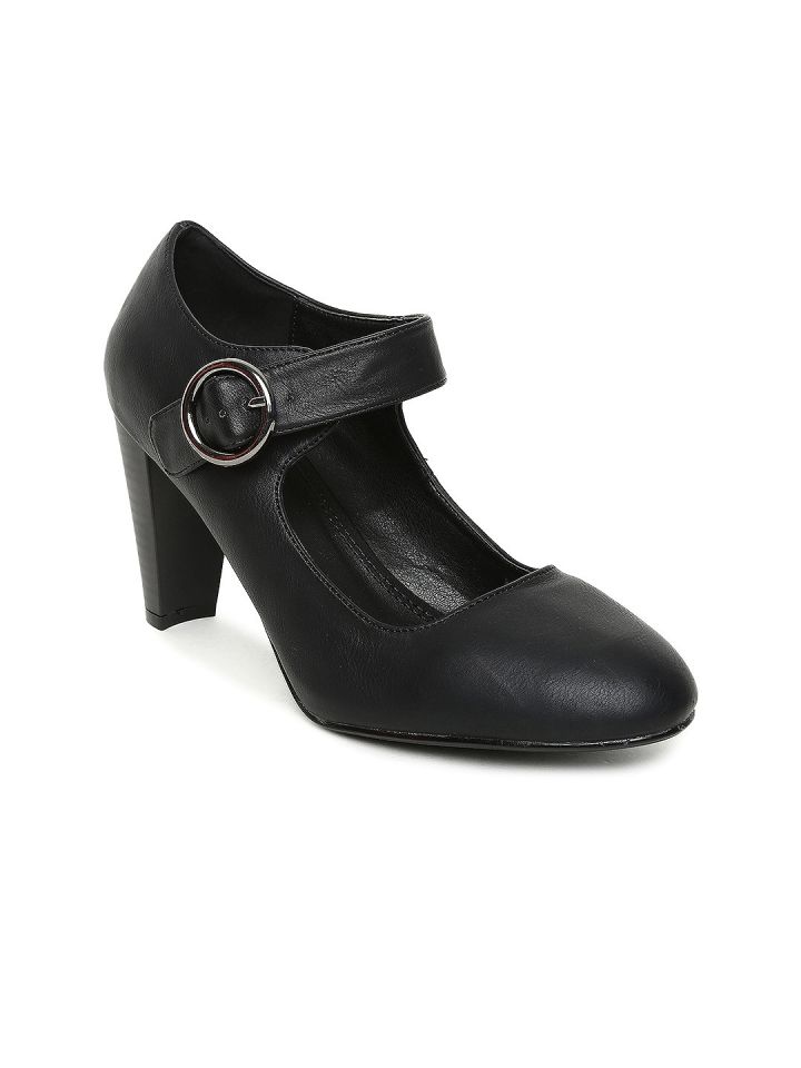 Catwalk hotsell black pumps