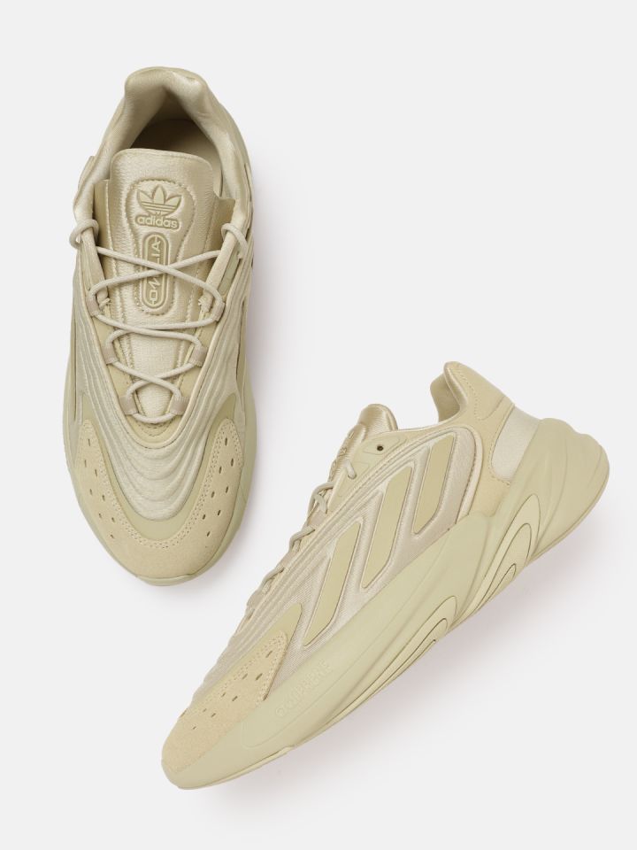 Yeezy shoes hotsell myntra