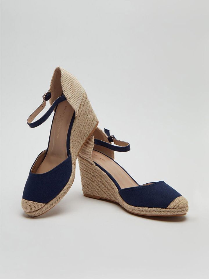 Womens closed toe espadrilles deals