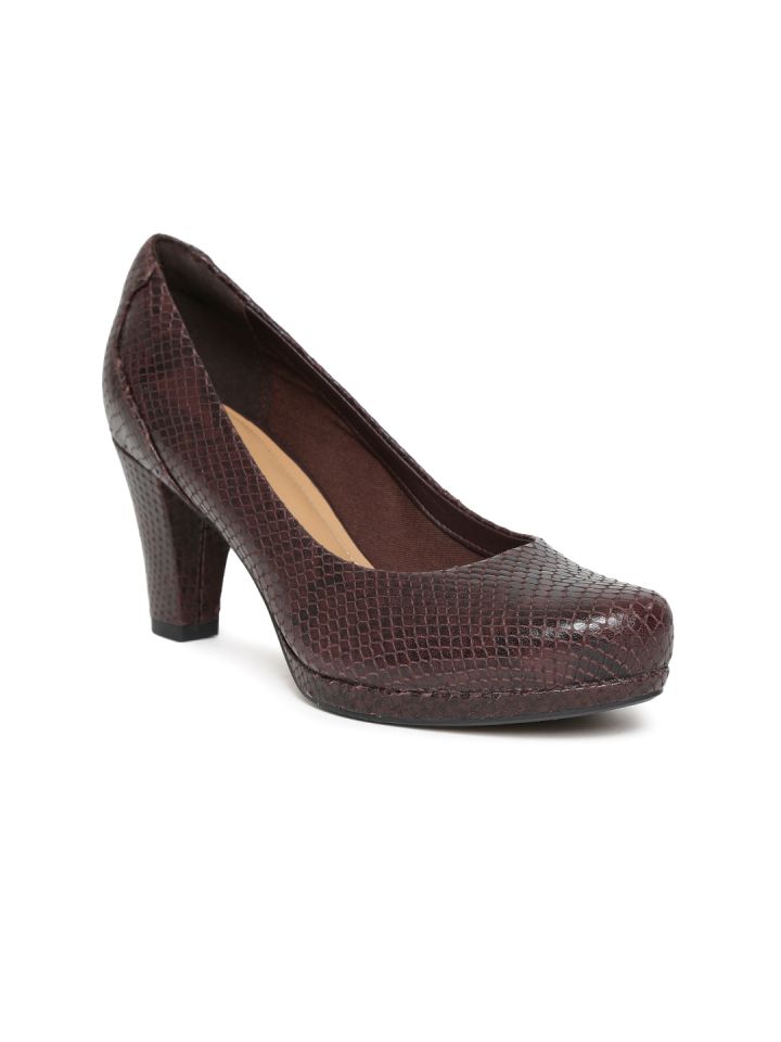 Clarks Women Coffee Brown Snakeskin Textured Leather Pumps