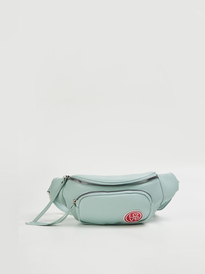Fanny pack myntra online