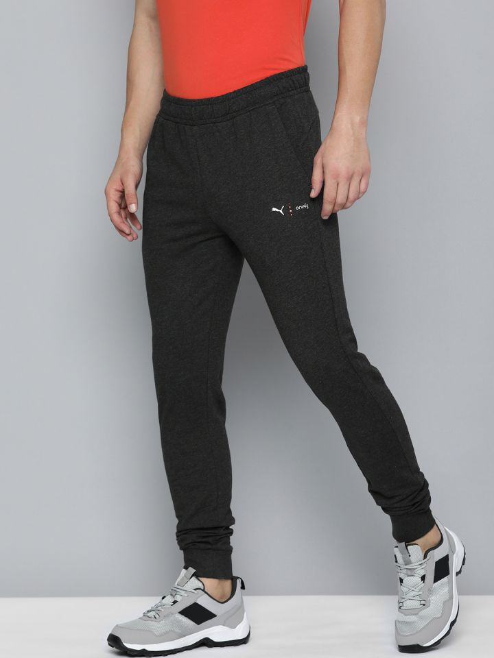 One8 joggers store
