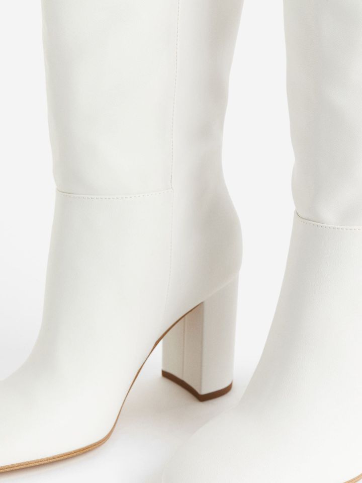 Knee length clearance boots myntra