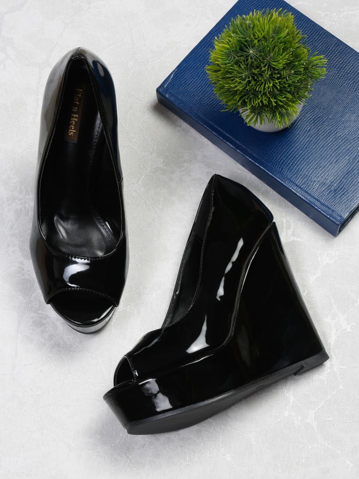 Leather hot sale wedge pumps