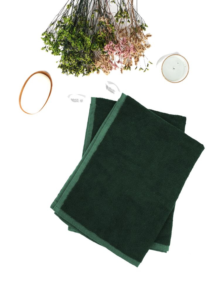 Bottle green sales hand towels