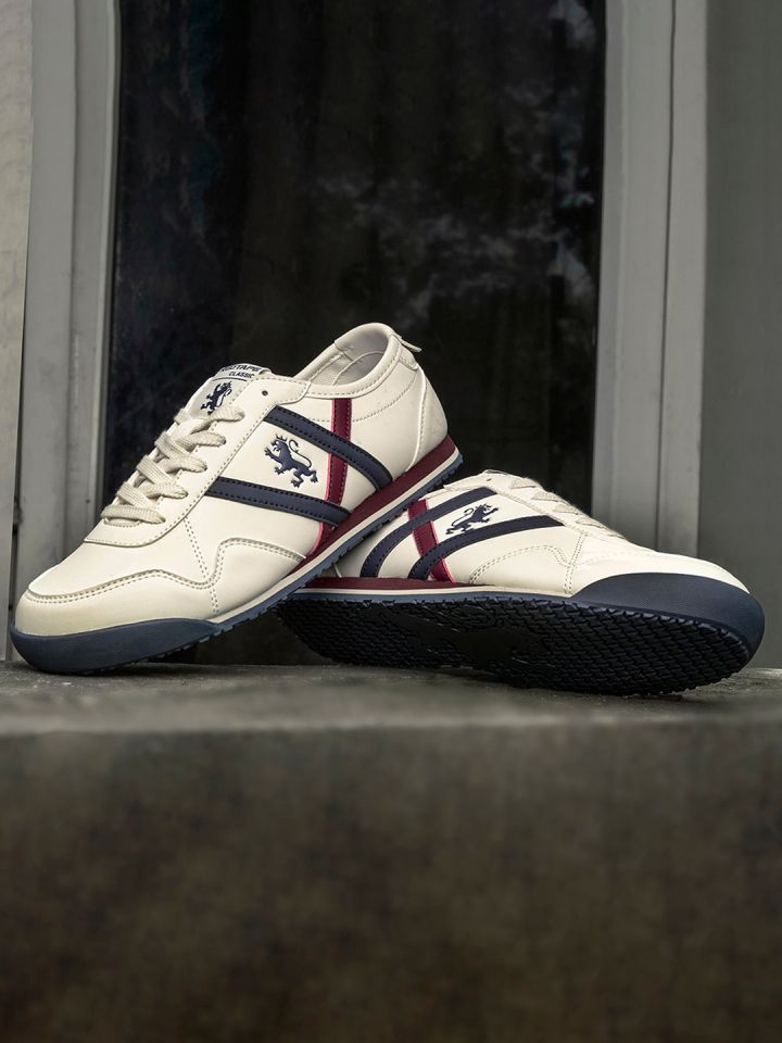 Red Tape Men Striped Lace Up Sneakers