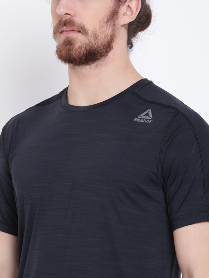 Buy Reebok Men Black ACTIVCHILL Move Training T Shirt Tshirts