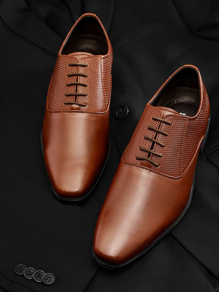 Buy INVICTUS Men Brown Textured Formal 