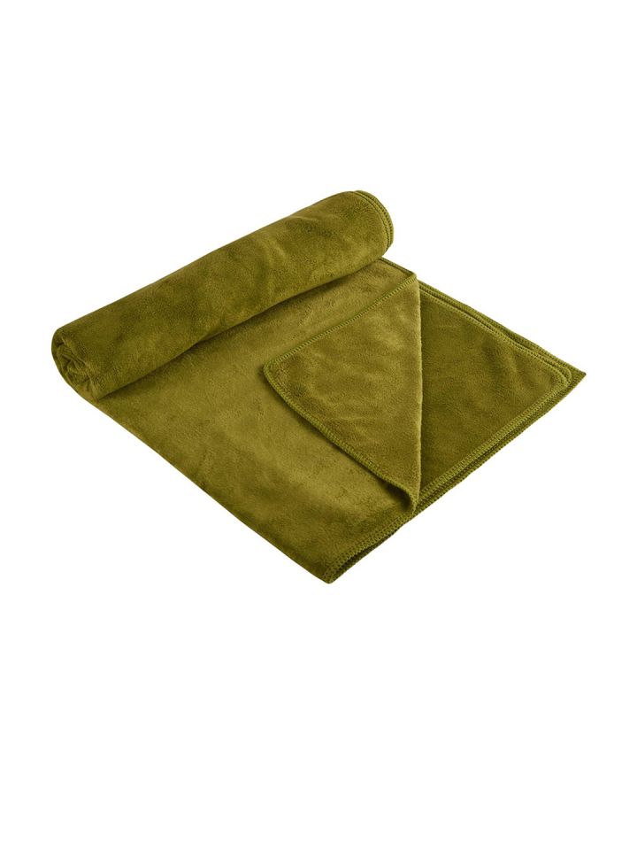 Black and yellow discount towels