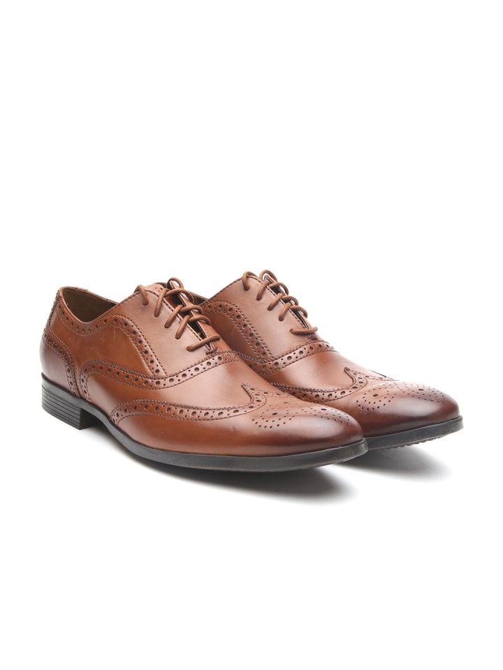Clarks tan formal best sale shoes