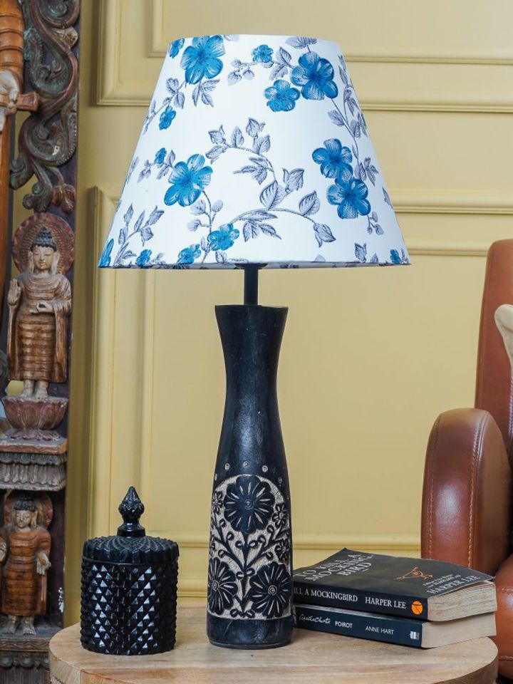Myntra store table lamp
