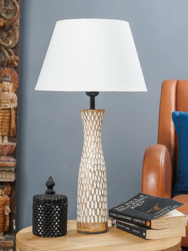 Myntra store table lamp