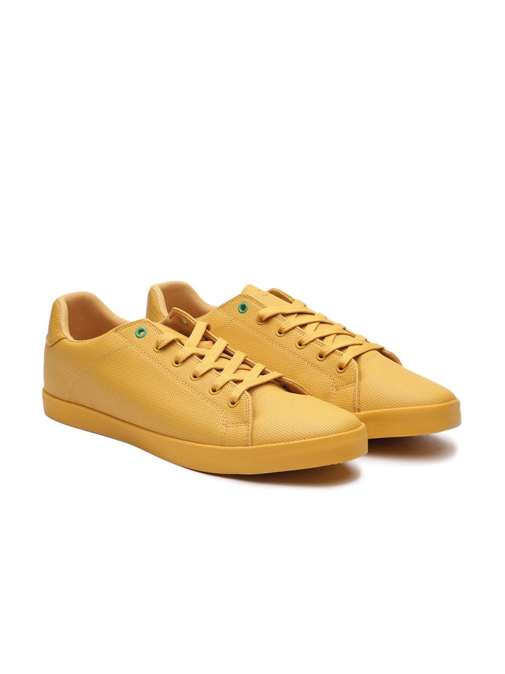 Benetton top yellow shoes