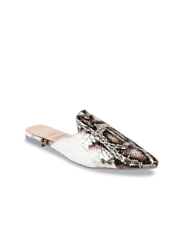 White pointed 2025 mule