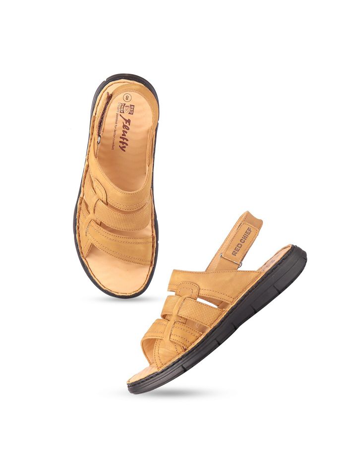 Red chief fluffy sandals online