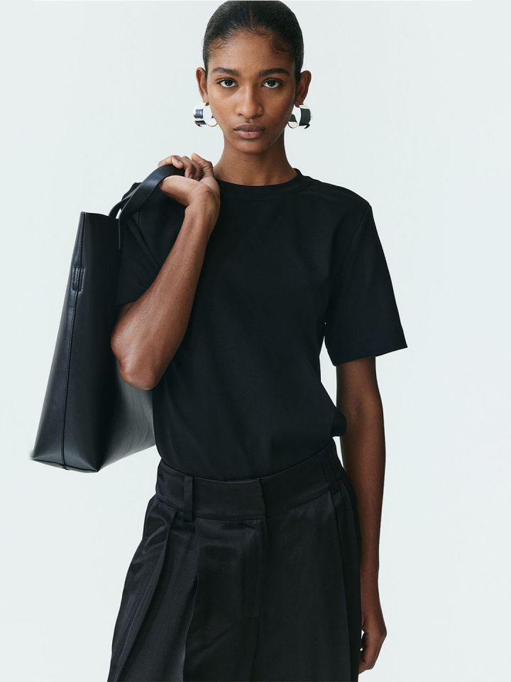 Padded shoulder t shirt hot sale h&m