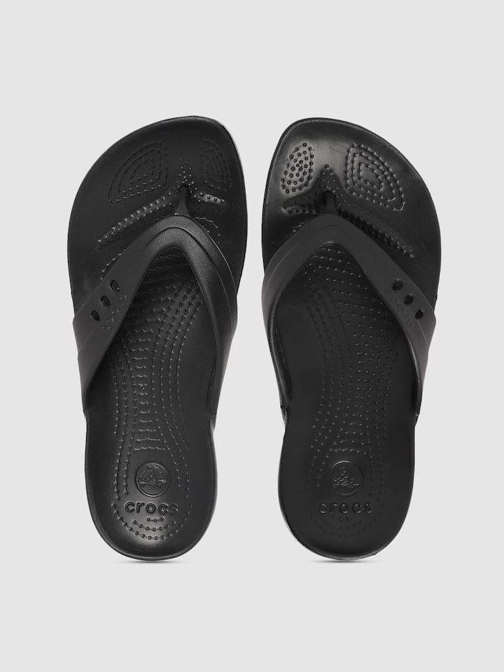 crocs black flip flops