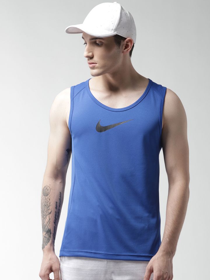 Nike crossover clearance top