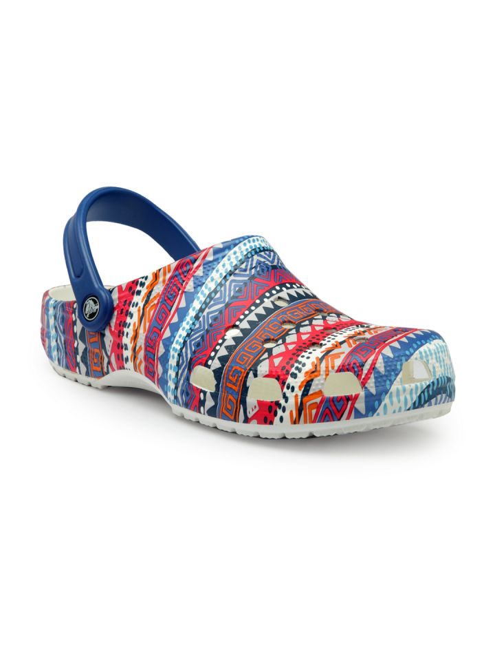 Crocs for sales men myntra
