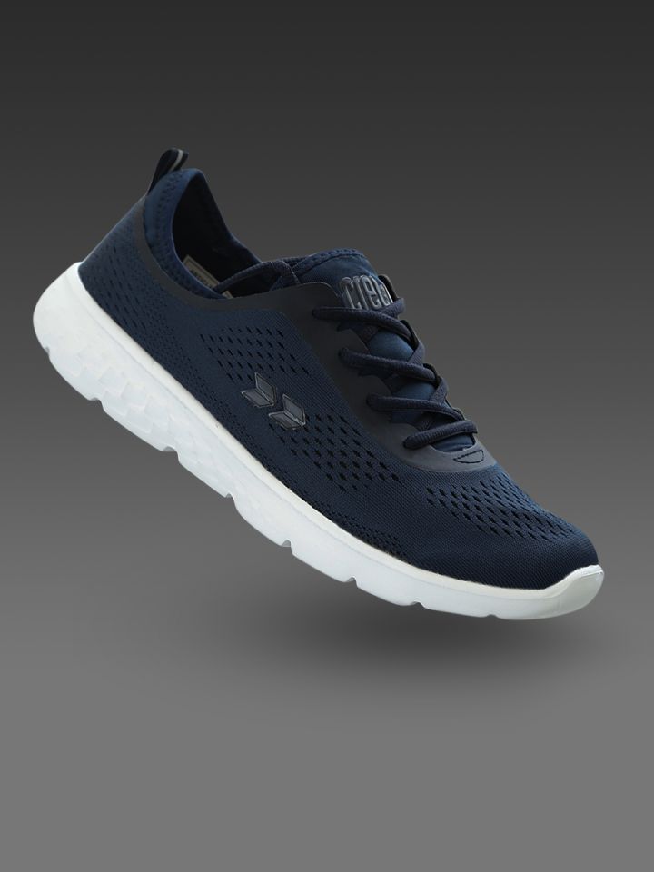 dark blue running shoes