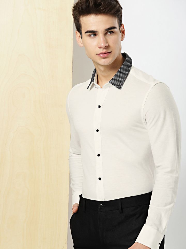 INVICTUS Men White Slim Fit Pleated Knitted Solid Partywear Shirt